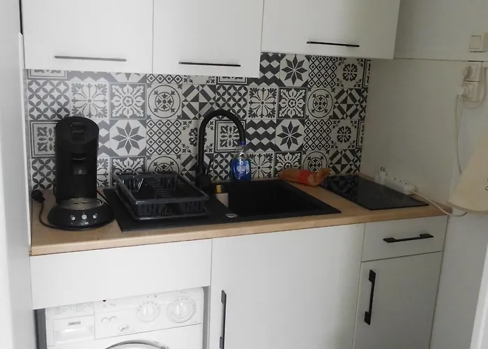 Maisonnette Confortable 4 Pers, A 200m, Parking Prive - Fr-1-476-184