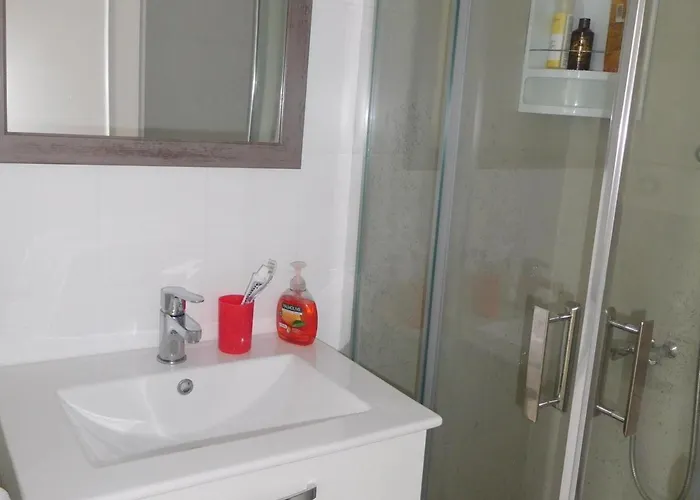 Maisonnette Confortable 4 Pers, A 200m, Parking Prive - Fr-1-476-184 Feriehus